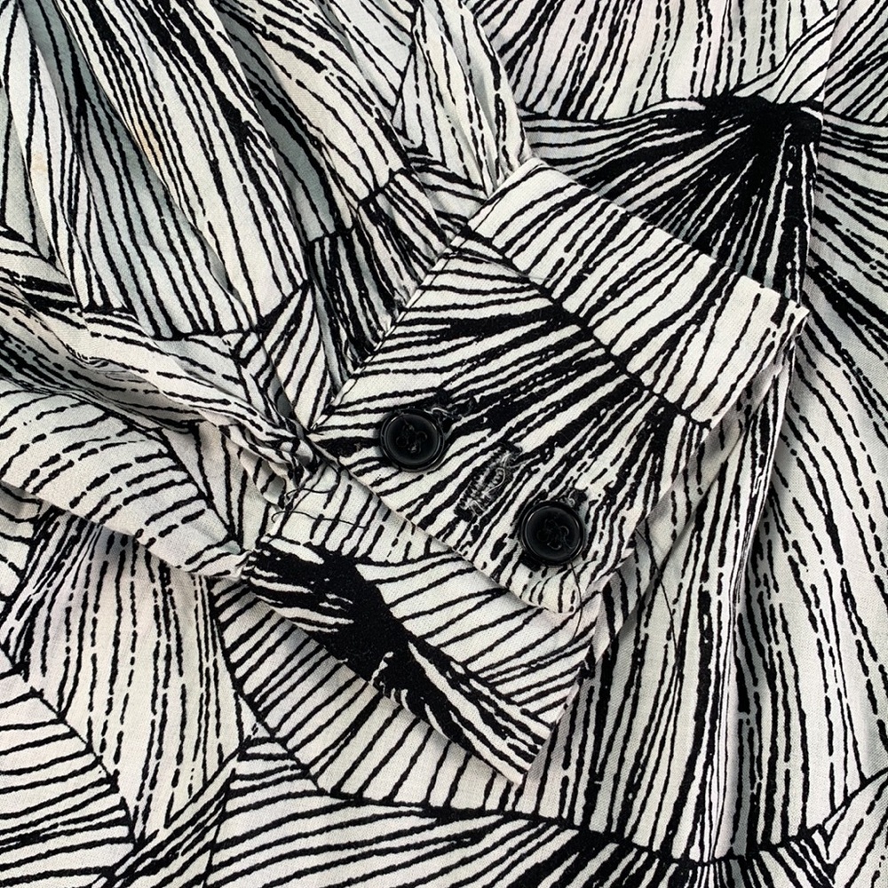 Spense Pleated Printed Blouse - Picture 9 of 10